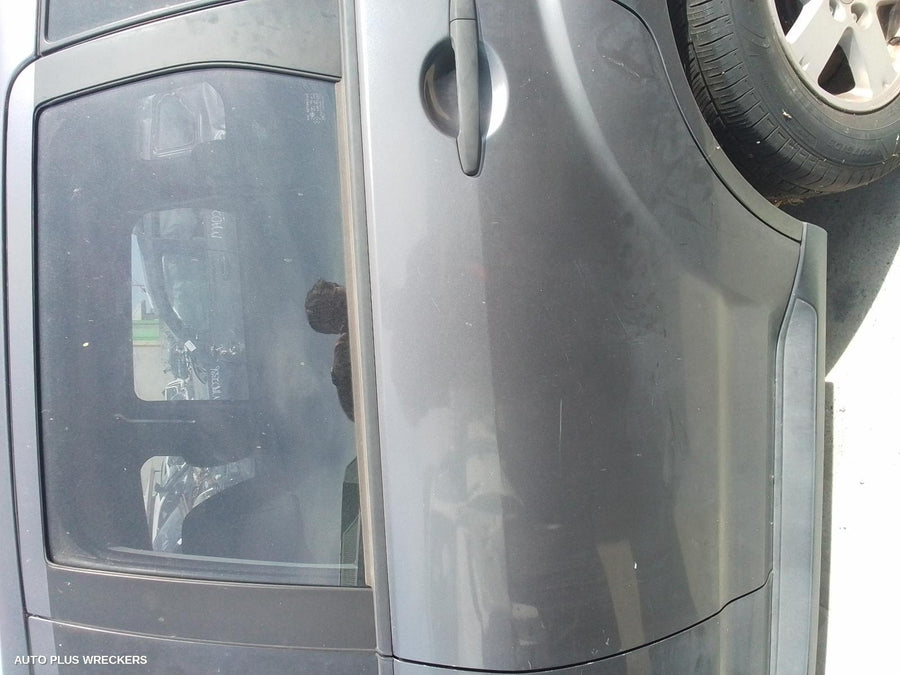 2010 Mitsubishi Outlander Console