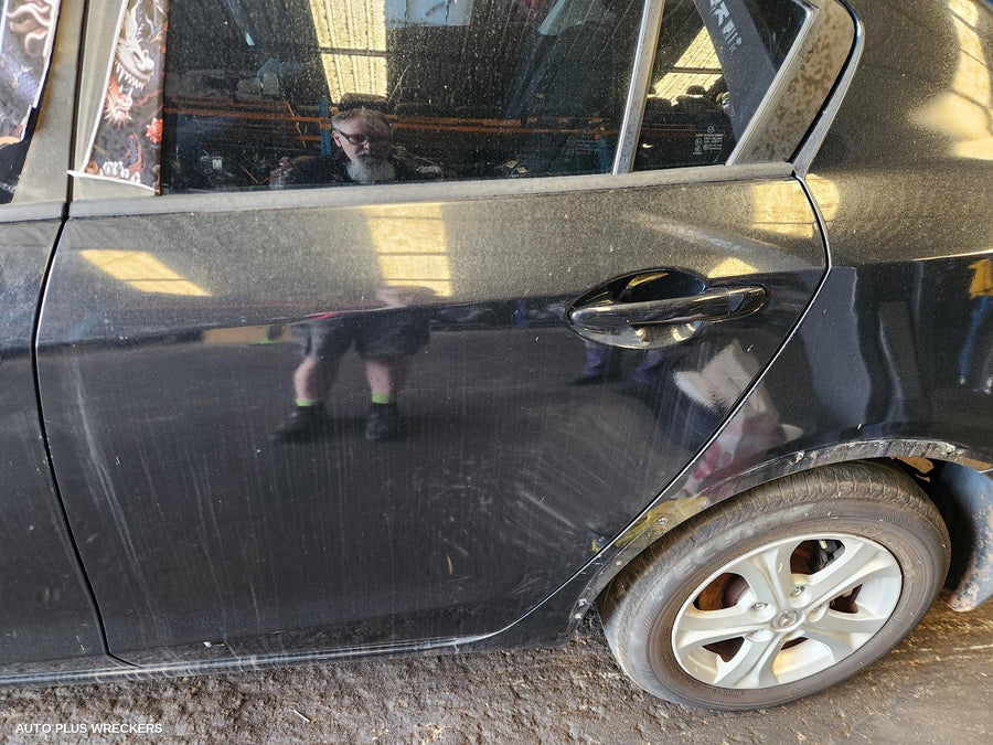 2009-2013 Mazda 3 Left Rear Door Sliding