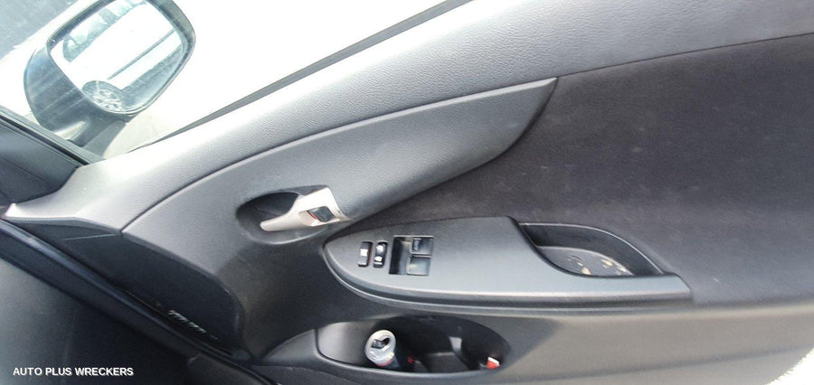 2007 Toyota Corolla Right Front Door