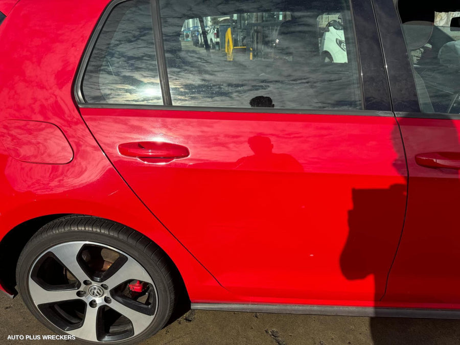 2015 Volkswagen Golf Left Rear Hub Assembly