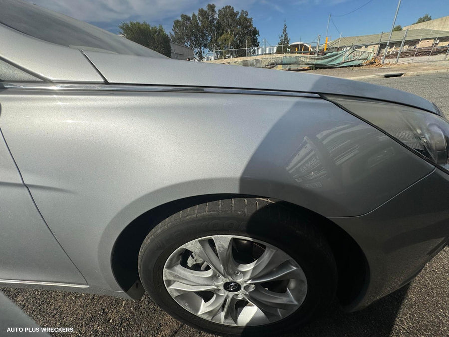 2011 Hyundai I45 Right Front Window Reg Motor