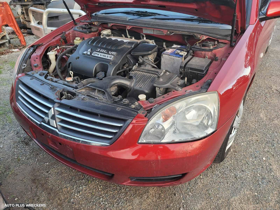 2006 Mitsubishi 380 Bonnet