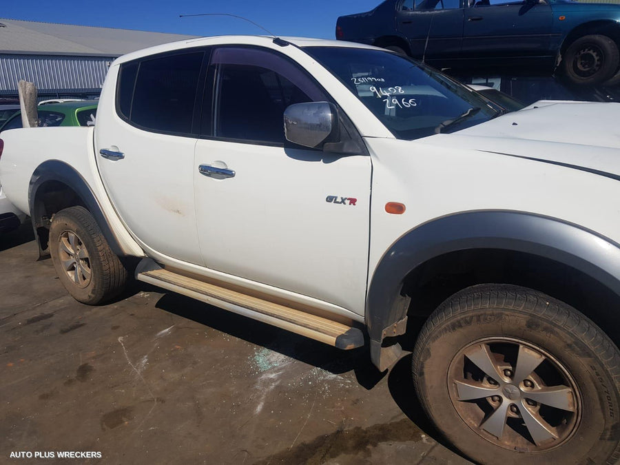 2006-2009 Mitsubishi Triton Right Rear Door Sliding