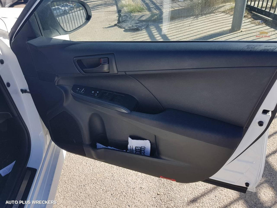 2013 Toyota Camry Left Rear Door Window