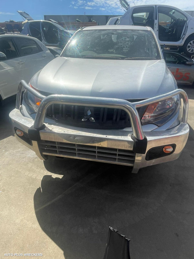 2017 Mitsubishi Triton Grille