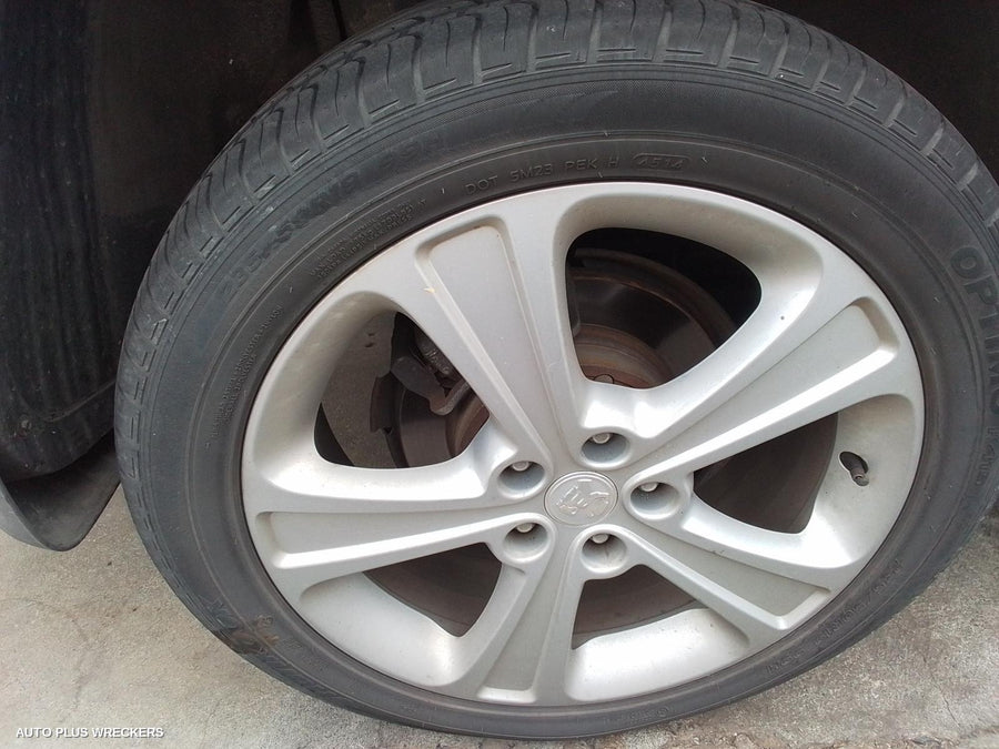 2012 Holden Captiva Left Front Hub Assembly