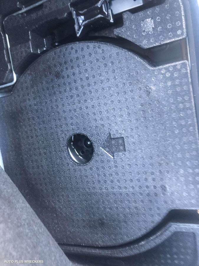 2017 Toyota Camry Door Boot Gate Lock