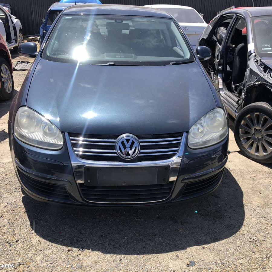 2009 Volkswagen Jetta Left Front Door