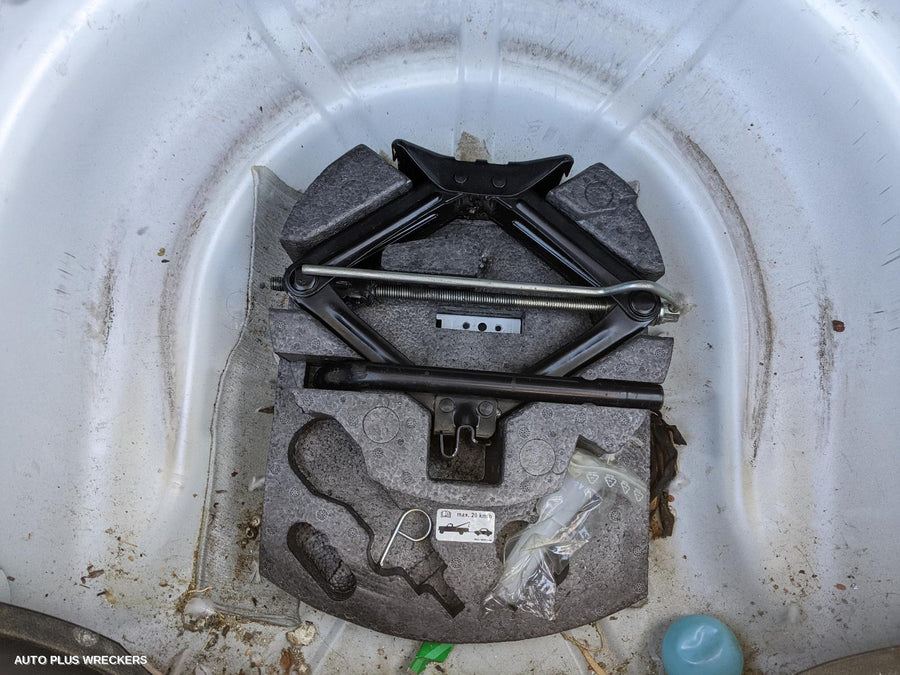 2014 Ford Mondeo Radiator Support