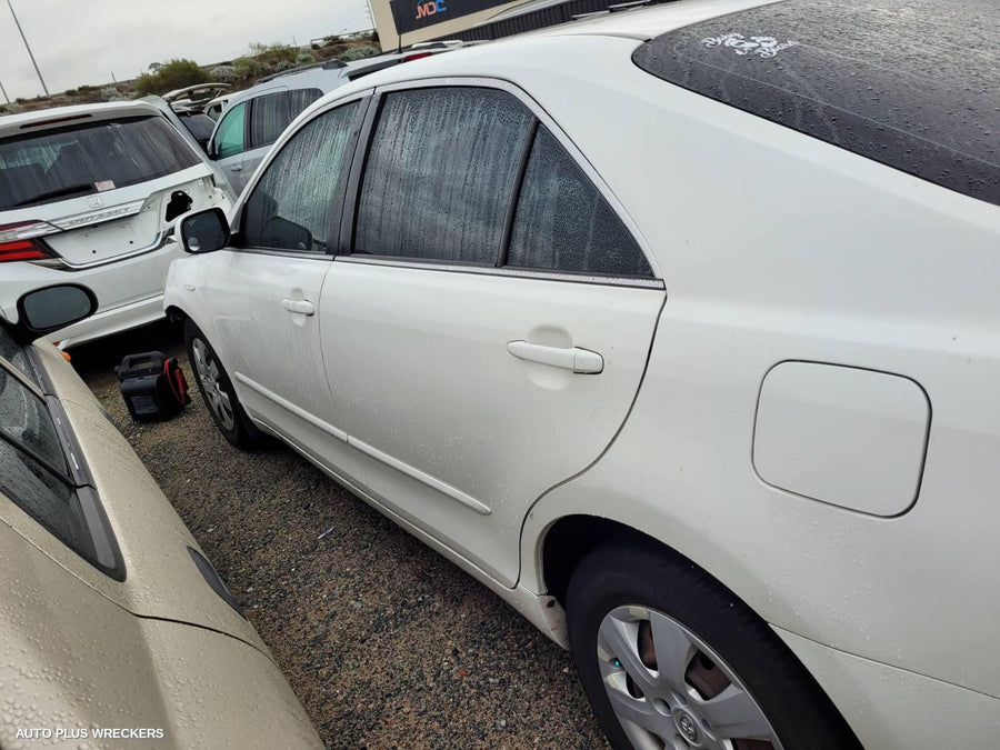 2010 Toyota Camry Rear Garnish