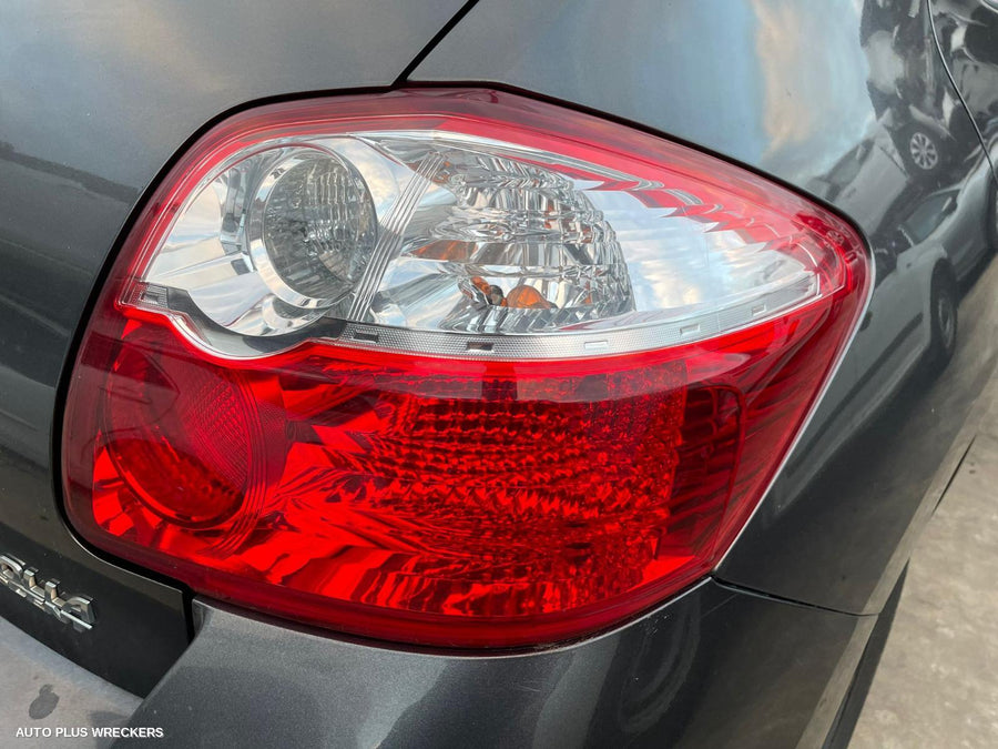 2011 TOYOTA COROLLA WASHER BOTTLE