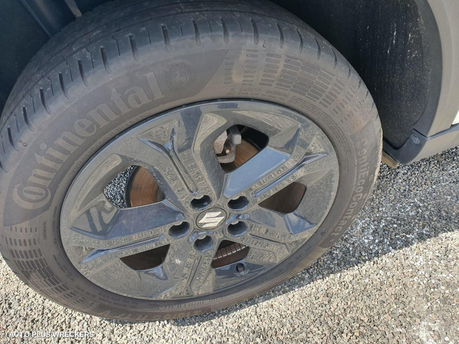 2017 Suzuki Vitara Column