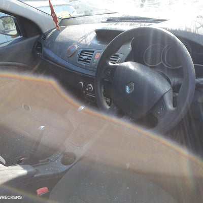2012 Renault Megane Left Guard