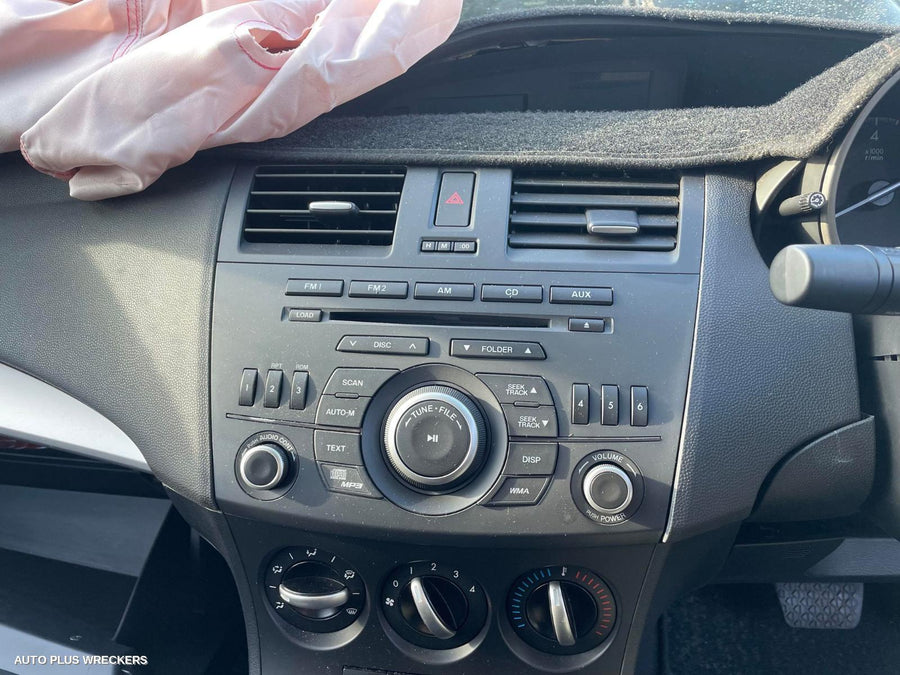 2013 Mazda 3 Right Front Door Window