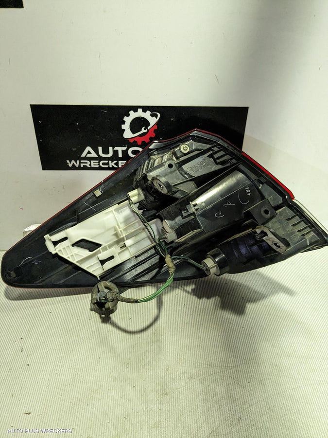 2009 Subaru Outback Right Taillight