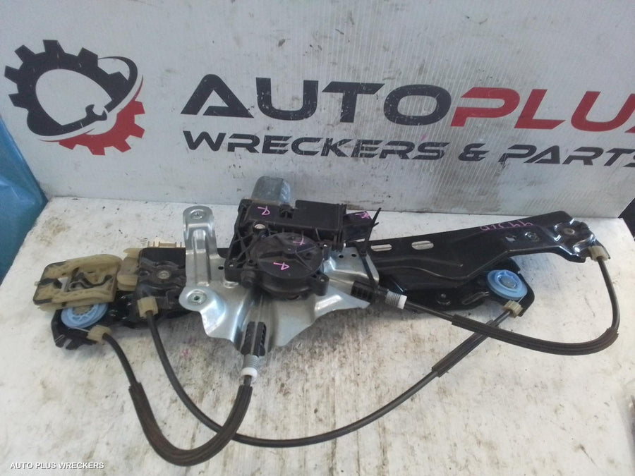 2013 Opel Astra Left Front Window Reg Motor