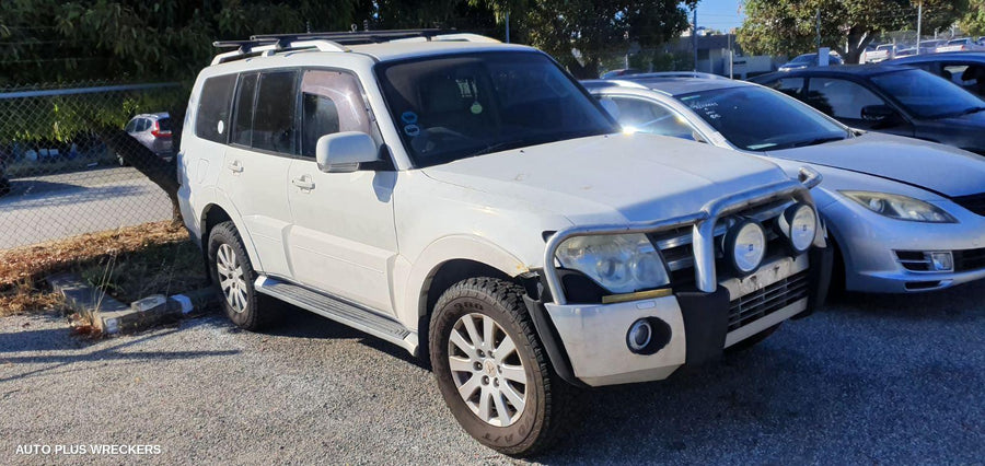 2007 Mitsubishi Pajero Right Rear Side Glass