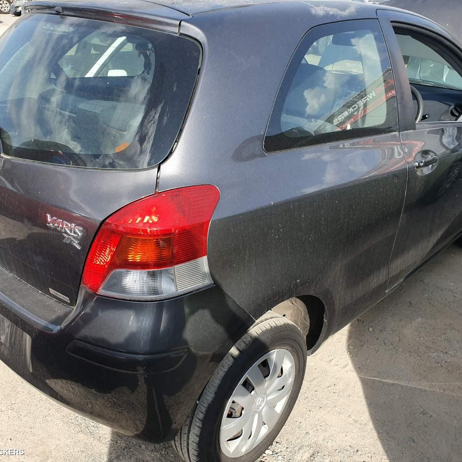 2010 TOYOTA YARIS WASHER BOTTLE