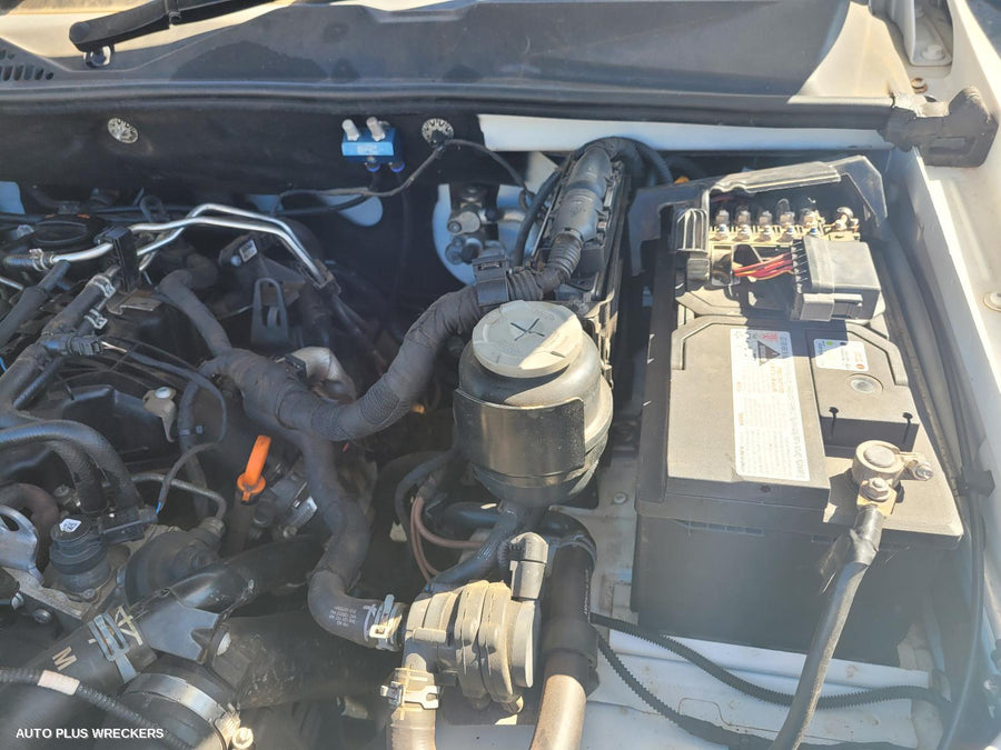 2013 Volkswagen Amarok Right Rear Door Sliding