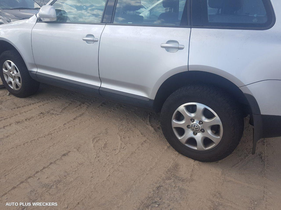 2003 Volkswagen Touareg Left Rear Door Sliding