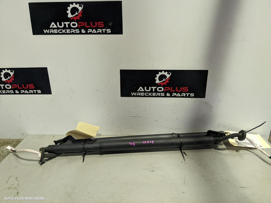 2021 Mazda Cx30 Hatch Strut