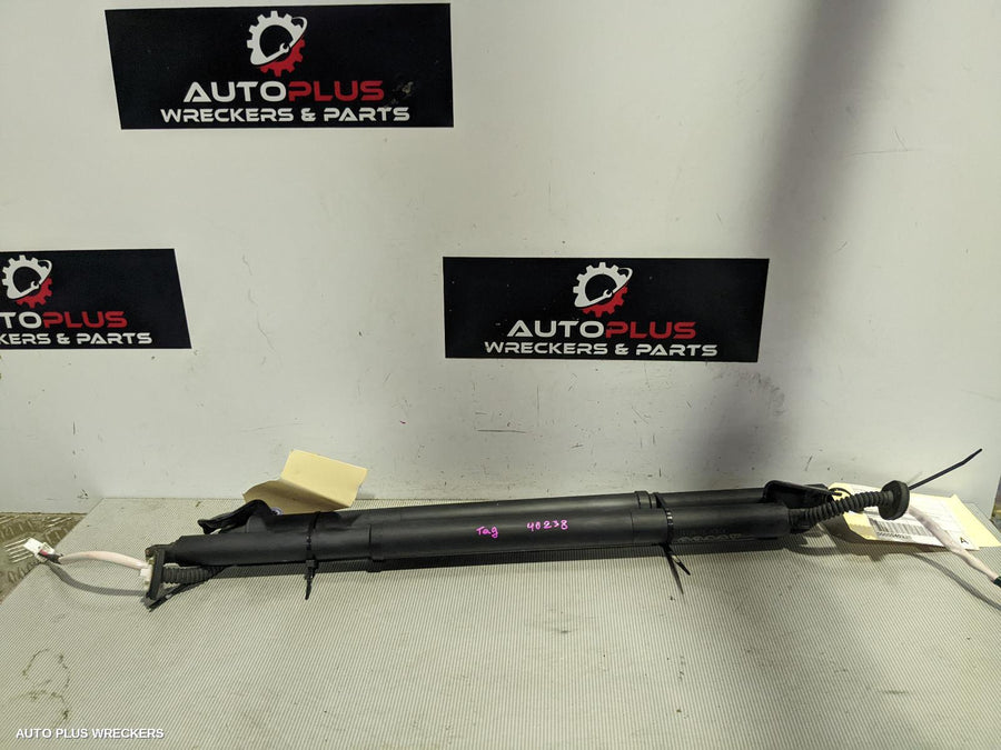 2021 Mazda Cx30 Hatch Strut