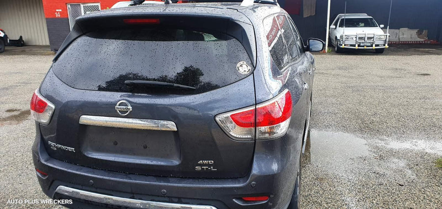 2013 Nissan Pathfinder Left Driveshaft