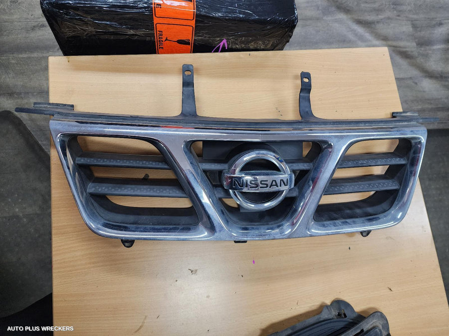 2001-2003 Nissan Xtrail Grille