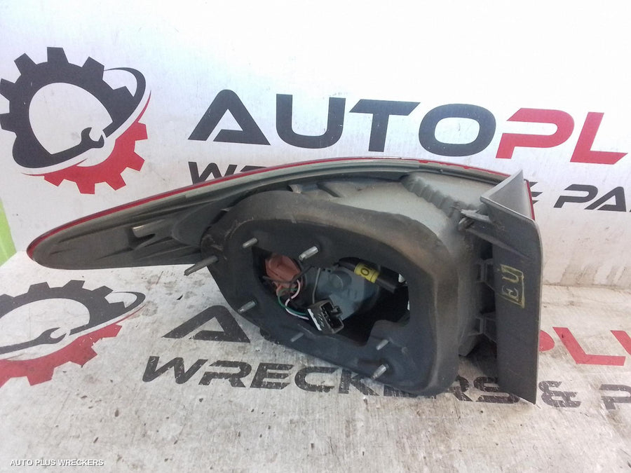 2007 Hyundai Elantra Right Taillight