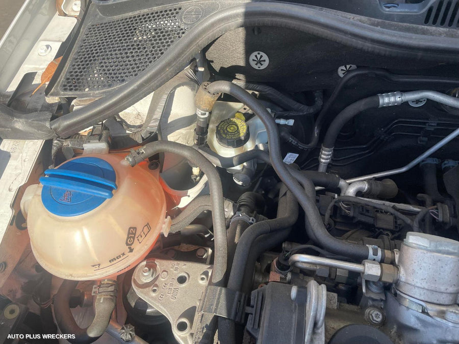 2012 Volkswagen Polo Right Front Hub Assembly