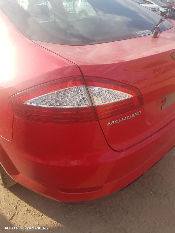 2007 Ford Mondeo Left Guard