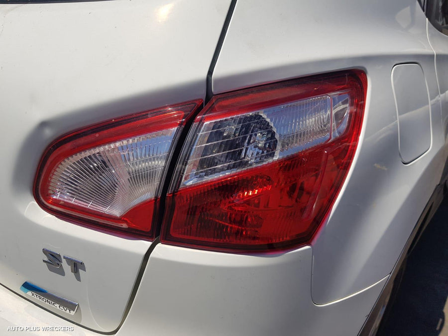 2011 Nissan Dualis Sunvisor