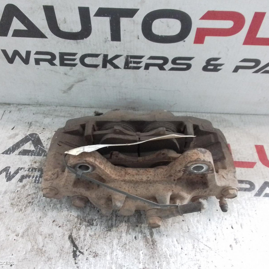 2006-2014 Mitsubishi Pajero Caliper