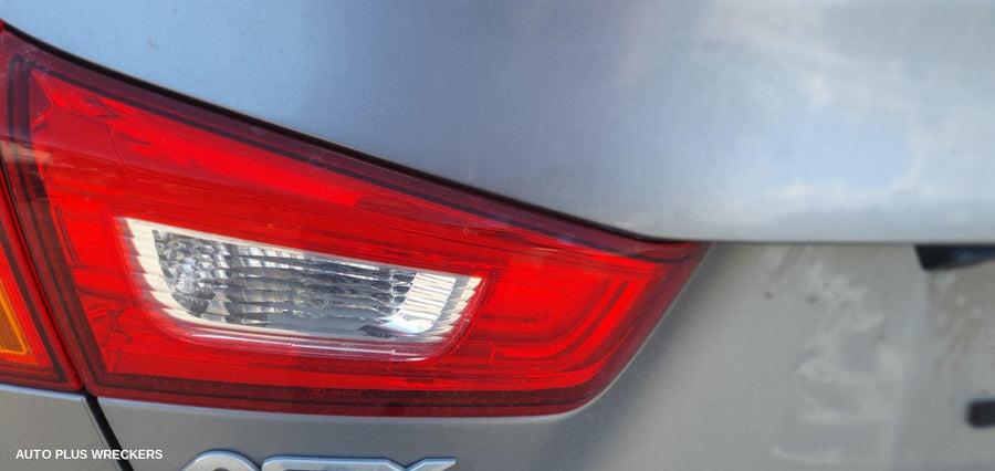 2011 Mitsubishi Asx Right Front Door