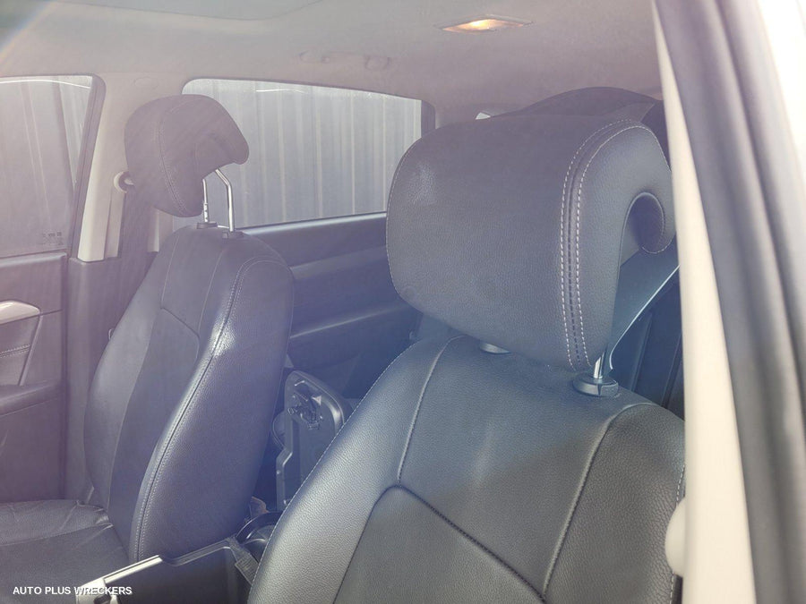 2017 Holden Captiva Parcel Shelf