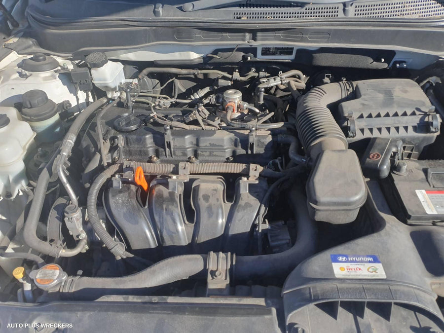 2011 Hyundai I45 Right Front Door Window