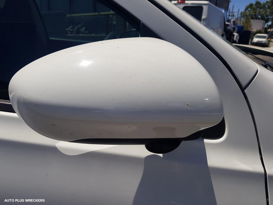 2011 Nissan Dualis Sunvisor