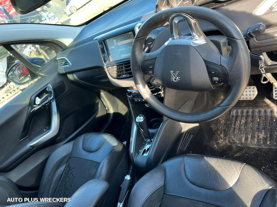 2013 Peugeot 208 Left Rear Door Sliding