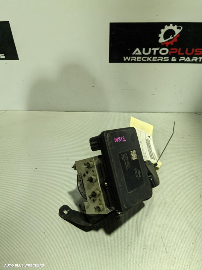 2012-2015 Mitsubishi Outlander Abs Pump Modulator