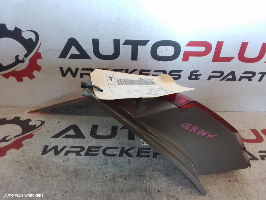 2007 Toyota Tarago Right Taillight