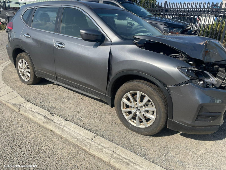 2021 Nissan Xtrail Right Front Hub Assembly