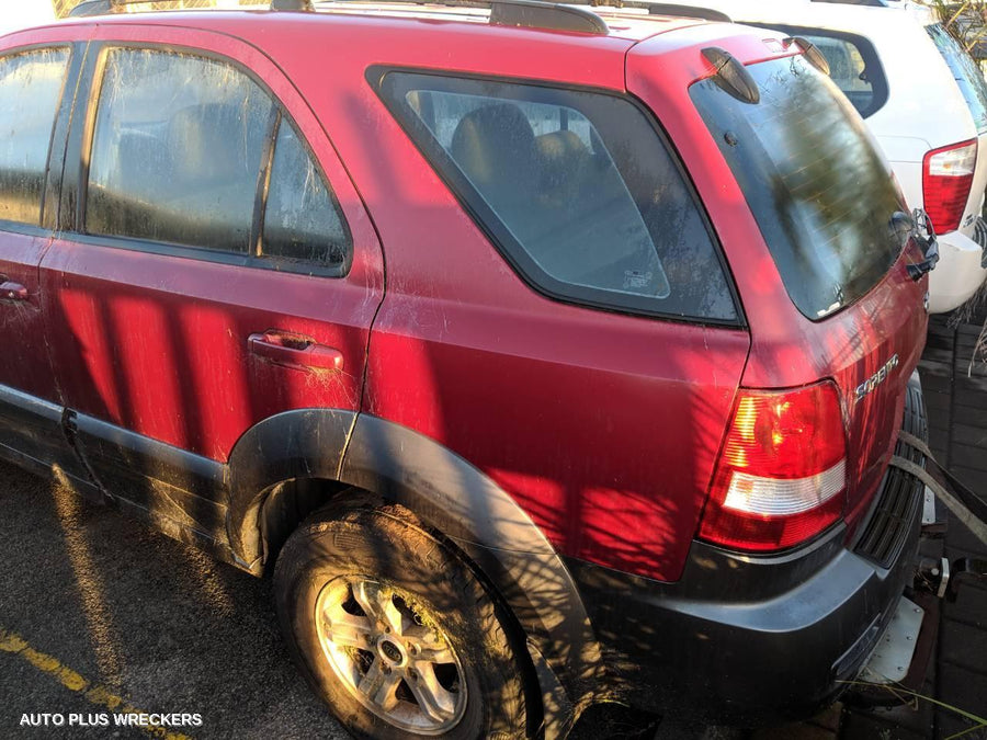2004 Kia Sorento Left Guard