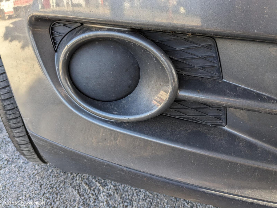 2011 Volkswagen Tiguan Right Front Door