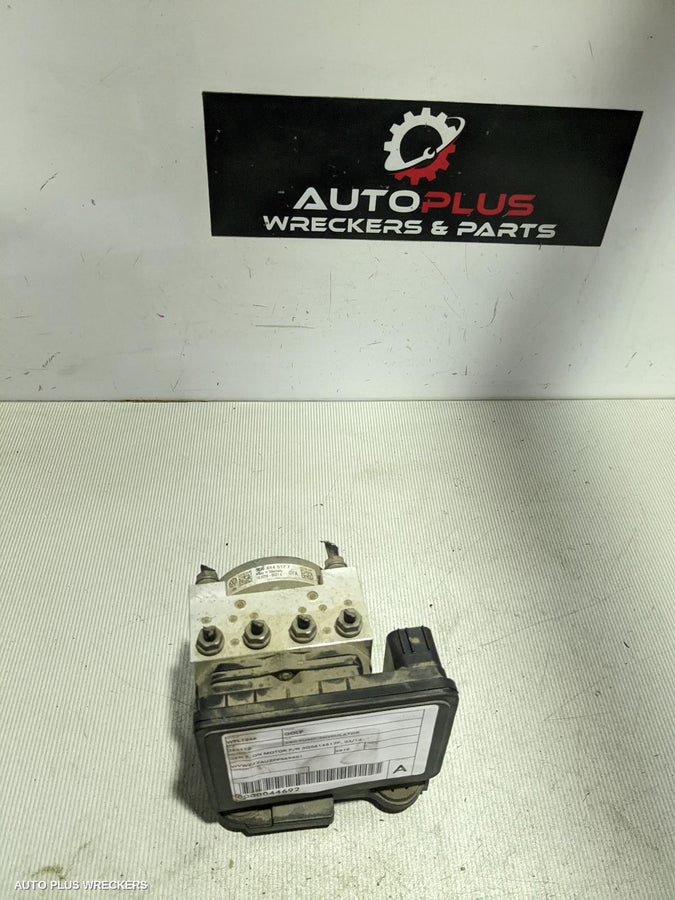 2015 Volkswagen Golf Abs Pump Modulator