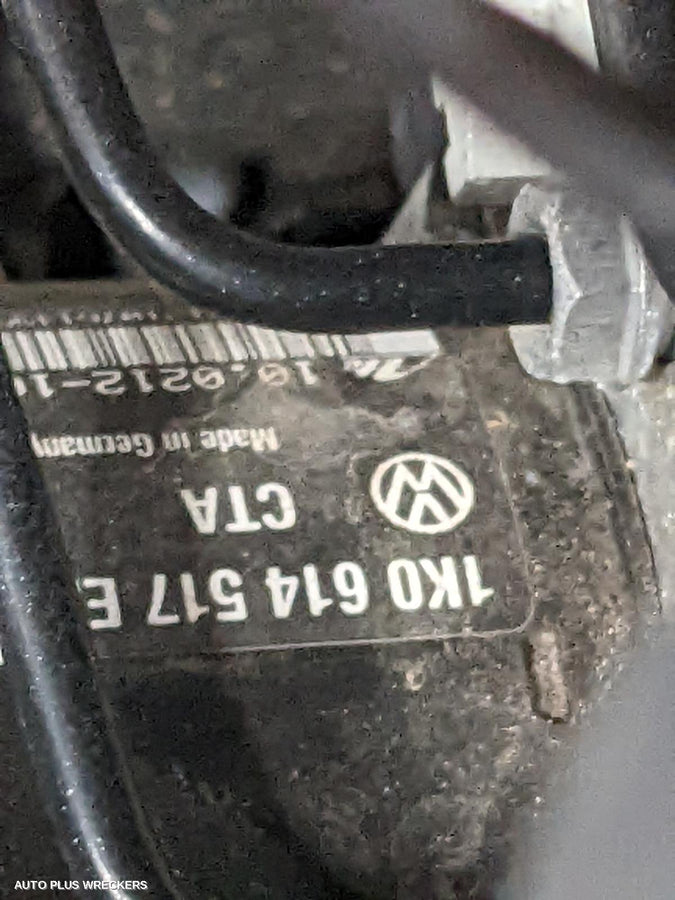 2016 Skoda Yeti Left Front Door