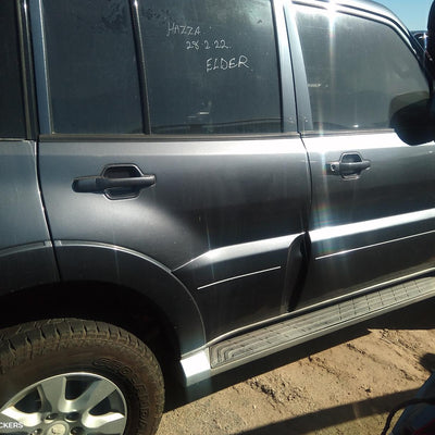 2009 Mitsubishi Pajero Instrument Cluster