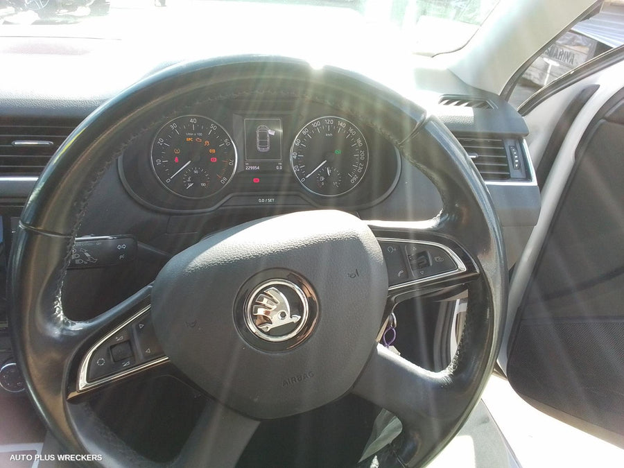 2014 Skoda Octavia Right Rear Wnd Reg Motor