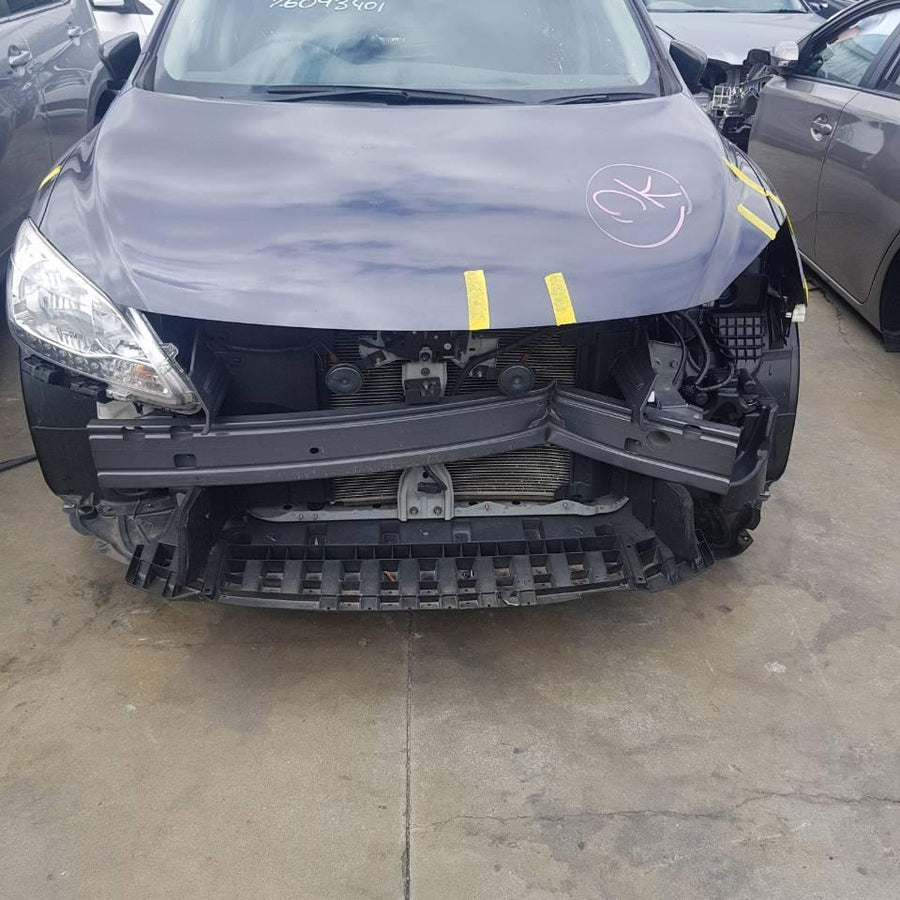 2013 Nissan Pulsar Sunvisor