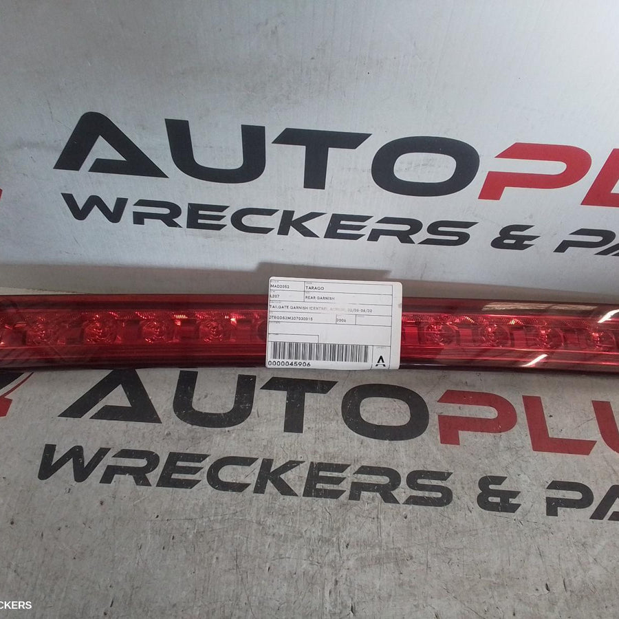 2006-2008 Toyota Tarago Rear Garnish