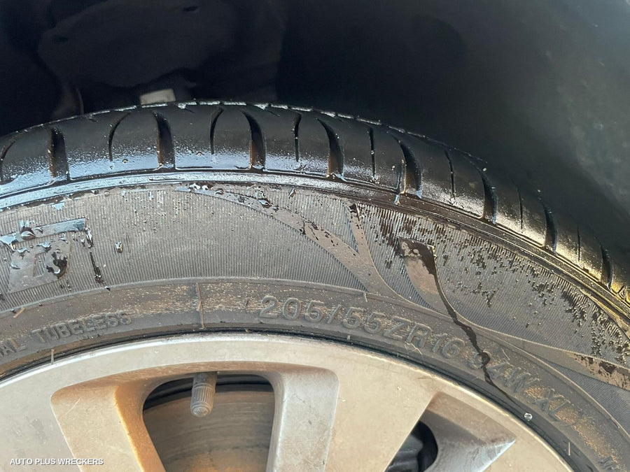 2016 Volkswagen Golf Right Guard Liner